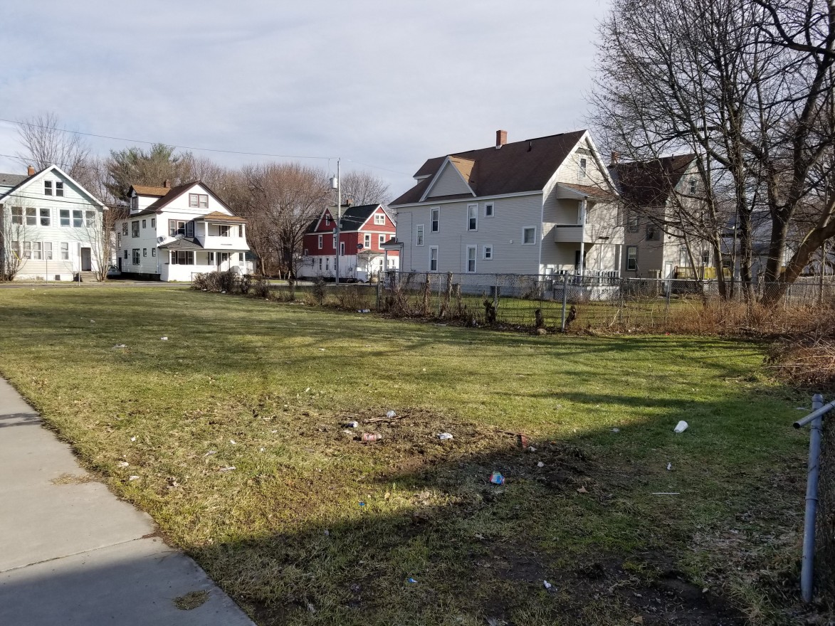 Vacant lots provide possibilities for reimaning stormwater management. (Lauren Tarr)